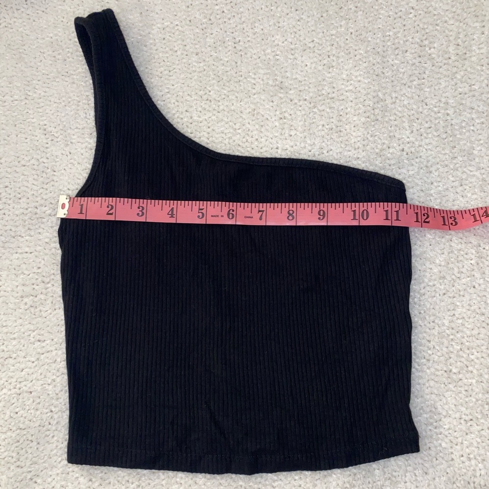 ⭐️Garage One Shoulder Crop Top⭐️ - Picture 2 of 3